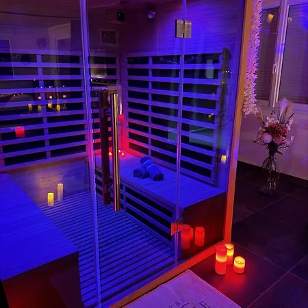 Le Clos Fmr - *