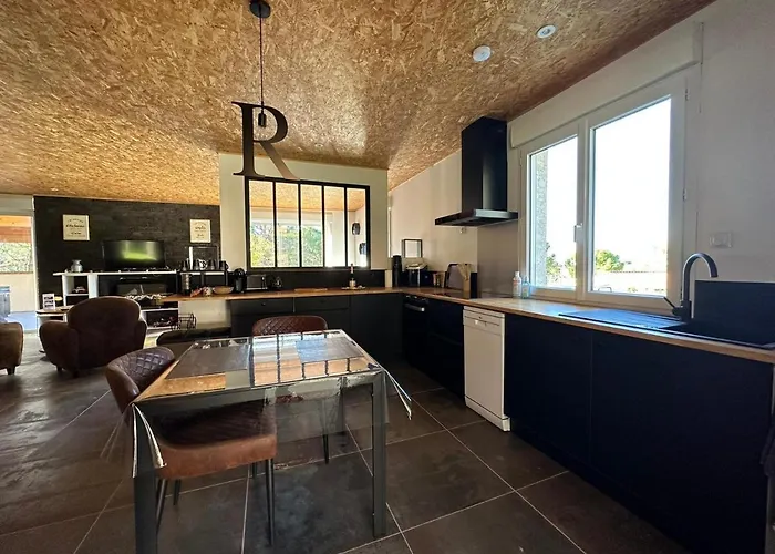 Le Clos Fmr - *